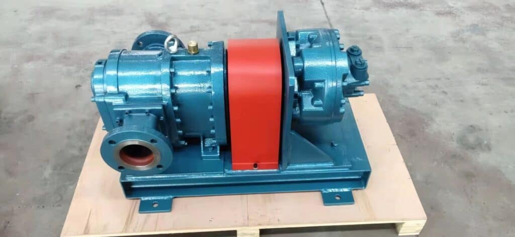 Fully supported lobe pump